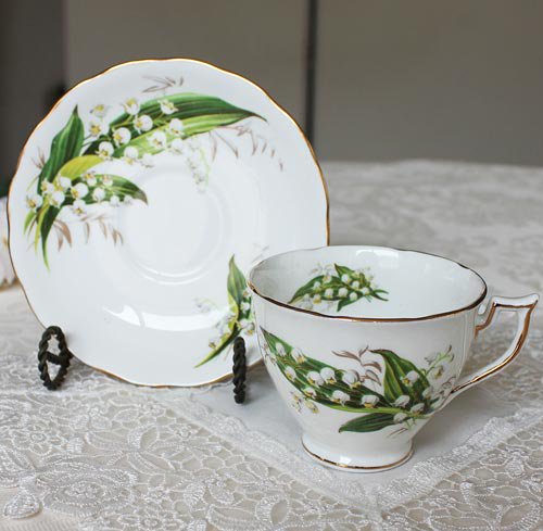 英国製 Staffordshire England すずらん カップ＆ソーサー 特典付き