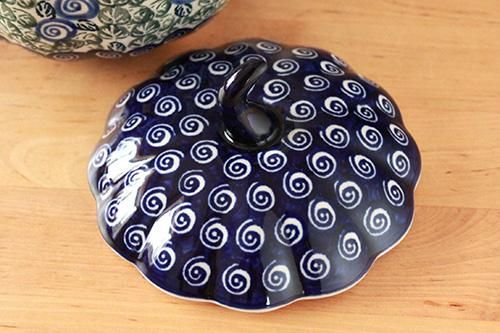 蓋には穴が開いていません。