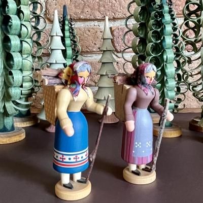 WERNER工房　ヴェルナー　ドイツ　女性　ザイフェン　木製 ドイツの工芸品，ザイフェン，Seiffen，ヴェルナーグラッサー工房，