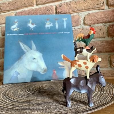 ブレーメンの音楽隊　木工細工　置物　オブジェ　ドイツ　ザイフェン　ヴェルナー工房 ドイツ ザイフェン 人形 ブレーメンの音楽隊 木製 | こぐま舎