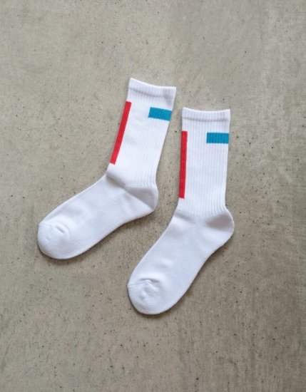 <img class='new_mark_img1' src='https://img.shop-pro.jp/img/new/icons11.gif' style='border:none;display:inline;margin:0px;padding:0px;width:auto;' />「FAKUI」RANDOM LINED SOCKS