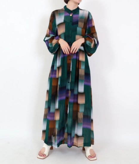 <img class='new_mark_img1' src='https://img.shop-pro.jp/img/new/icons11.gif' style='border:none;display:inline;margin:0px;padding:0px;width:auto;' />「ELK」ODENSE SHIRT DRESS