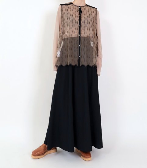 <img class='new_mark_img1' src='https://img.shop-pro.jp/img/new/icons47.gif' style='border:none;display:inline;margin:0px;padding:0px;width:auto;' />「rito structure」EMBROIDERY LACE TOP