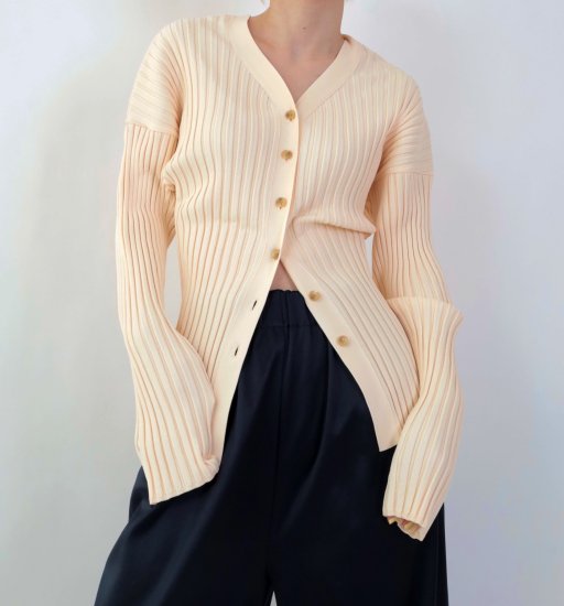 <img class='new_mark_img1' src='https://img.shop-pro.jp/img/new/icons11.gif' style='border:none;display:inline;margin:0px;padding:0px;width:auto;' />2022 「IIROT」Wide Rib Cardigan