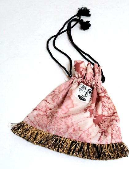 <img class='new_mark_img1' src='https://img.shop-pro.jp/img/new/icons21.gif' style='border:none;display:inline;margin:0px;padding:0px;width:auto;' />30%OFF H Scarf Triangle Pouch