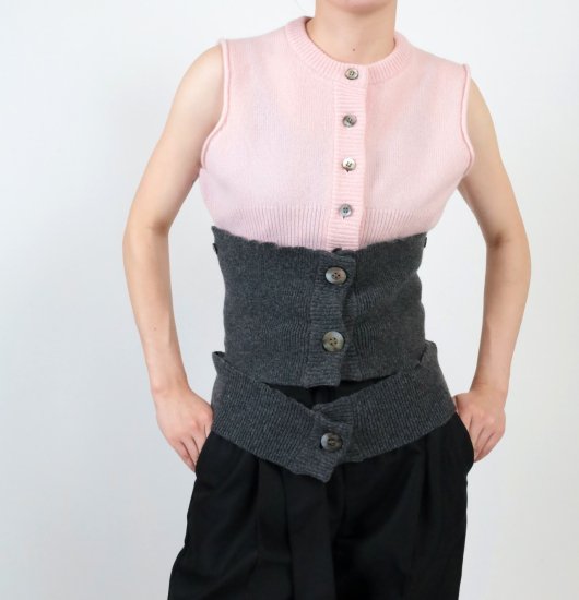 <img class='new_mark_img1' src='https://img.shop-pro.jp/img/new/icons47.gif' style='border:none;display:inline;margin:0px;padding:0px;width:auto;' />2023 「KAYLE」 WOOL KNIT VEST WAIST WARMER SET