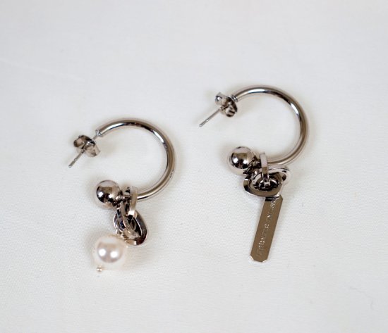 <img class='new_mark_img1' src='https://img.shop-pro.jp/img/new/icons47.gif' style='border:none;display:inline;margin:0px;padding:0px;width:auto;' />2024 JUSTINE CLENQUET LEELOO EARRINGS