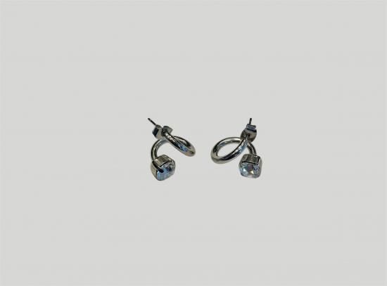 <img class='new_mark_img1' src='https://img.shop-pro.jp/img/new/icons11.gif' style='border:none;display:inline;margin:0px;padding:0px;width:auto;' /> JUSTINE CLENQUET VICKY EARRINGS