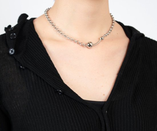 <img class='new_mark_img1' src='https://img.shop-pro.jp/img/new/icons11.gif' style='border:none;display:inline;margin:0px;padding:0px;width:auto;' />2024 JUSTINE CLENQUET CONNIE NECKLACE