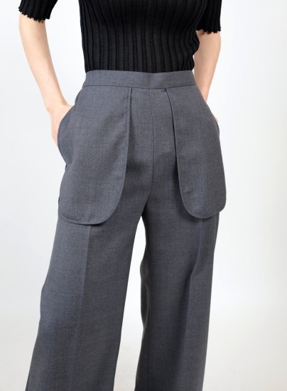 <img class='new_mark_img1' src='https://img.shop-pro.jp/img/new/icons11.gif' style='border:none;display:inline;margin:0px;padding:0px;width:auto;' />2024 KAYLE OUT POCKET PANTS