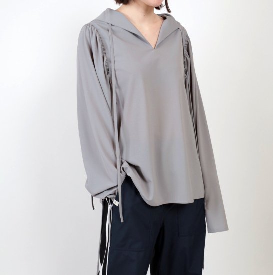 <img class='new_mark_img1' src='https://img.shop-pro.jp/img/new/icons11.gif' style='border:none;display:inline;margin:0px;padding:0px;width:auto;' />2024 KAYLE CUPRRO TAPE BLOUSE