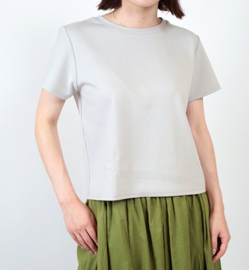 <img class='new_mark_img1' src='https://img.shop-pro.jp/img/new/icons11.gif' style='border:none;display:inline;margin:0px;padding:0px;width:auto;' />2024 CLOCHE crew neck compact TEE