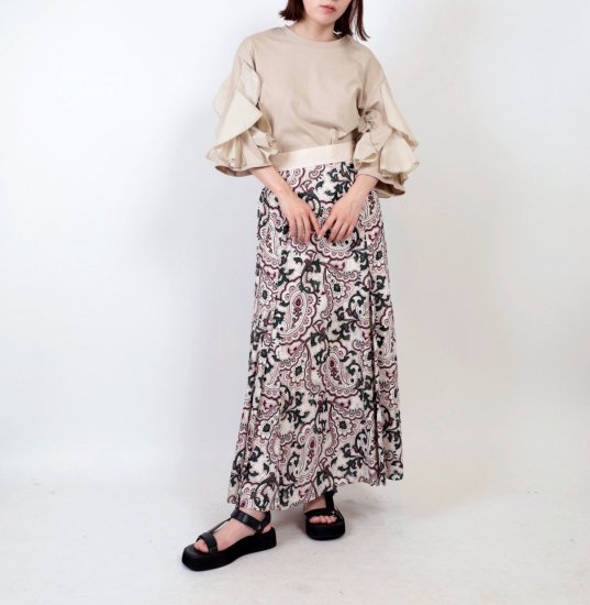 <img class='new_mark_img1' src='https://img.shop-pro.jp/img/new/icons11.gif' style='border:none;display:inline;margin:0px;padding:0px;width:auto;' />2024 CLOCHE Frill Sleeve Tops