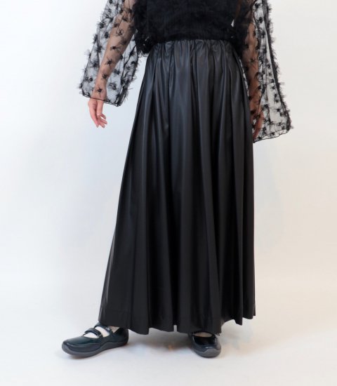 <img class='new_mark_img1' src='https://img.shop-pro.jp/img/new/icons47.gif' style='border:none;display:inline;margin:0px;padding:0px;width:auto;' />2024AW CLOCHE Faux Leather Flare Skirt