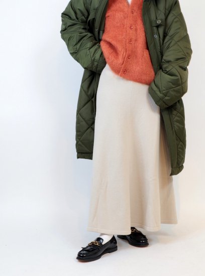 <img class='new_mark_img1' src='https://img.shop-pro.jp/img/new/icons47.gif' style='border:none;display:inline;margin:0px;padding:0px;width:auto;' />30%OFF  CLOCHE KNIT LONG FLARE SKIRT