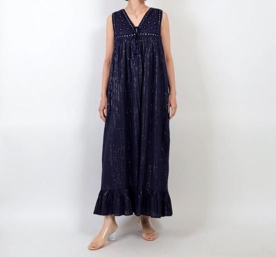 <img class='new_mark_img1' src='https://img.shop-pro.jp/img/new/icons11.gif' style='border:none;display:inline;margin:0px;padding:0px;width:auto;' /> sara mallikaCotton Stripe Jacquard Mirror Embroidery Dress
