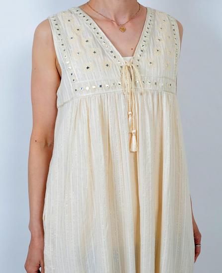<img class='new_mark_img1' src='https://img.shop-pro.jp/img/new/icons11.gif' style='border:none;display:inline;margin:0px;padding:0px;width:auto;' /> sara mallikaCotton Stripe Jacquard Mirror Embroidery Dress