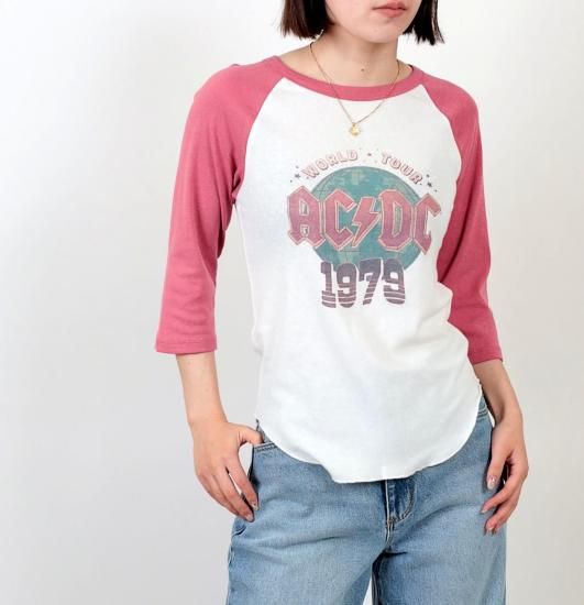 <img class='new_mark_img1' src='https://img.shop-pro.jp/img/new/icons11.gif' style='border:none;display:inline;margin:0px;padding:0px;width:auto;' />ROLLA'S BASEBALL TEE