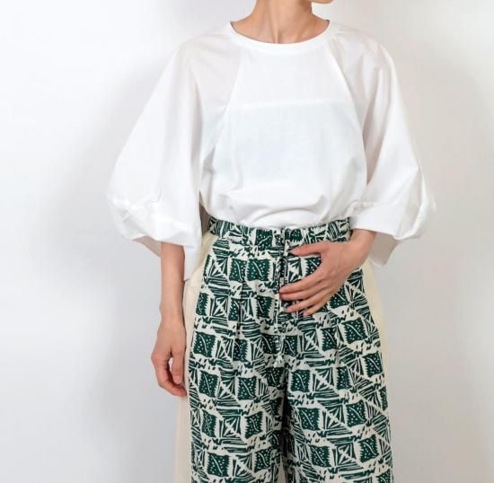 <img class='new_mark_img1' src='https://img.shop-pro.jp/img/new/icons47.gif' style='border:none;display:inline;margin:0px;padding:0px;width:auto;' />CLOCHE lantern sleeve TEE