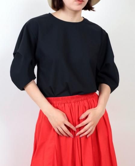 <img class='new_mark_img1' src='https://img.shop-pro.jp/img/new/icons11.gif' style='border:none;display:inline;margin:0px;padding:0px;width:auto;' />2025 RIM.ARK Tuck sleeve design cut tops