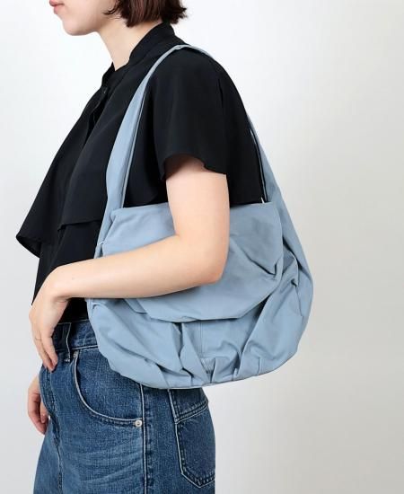 <img class='new_mark_img1' src='https://img.shop-pro.jp/img/new/icons11.gif' style='border:none;display:inline;margin:0px;padding:0px;width:auto;' />ACOCBlooming Hobo Bag