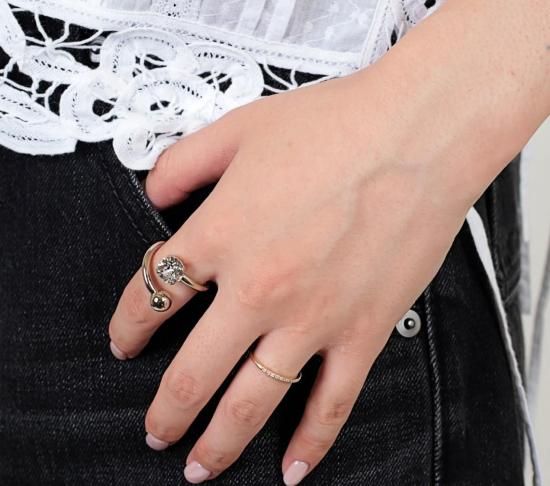 <img class='new_mark_img1' src='https://img.shop-pro.jp/img/new/icons11.gif' style='border:none;display:inline;margin:0px;padding:0px;width:auto;' /> JUSTINE CLENQUET MAISIE RING/GOLD