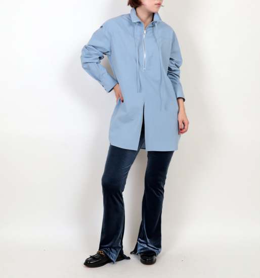 <img class='new_mark_img1' src='https://img.shop-pro.jp/img/new/icons47.gif' style='border:none;display:inline;margin:0px;padding:0px;width:auto;' /> KAYLECOTTON TYPEWRITER PULLOVER / SAX
