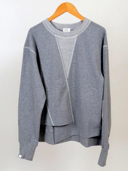 <img class='new_mark_img1' src='https://img.shop-pro.jp/img/new/icons11.gif' style='border:none;display:inline;margin:0px;padding:0px;width:auto;' /> USU GALLERY MVS asymmetric sweat