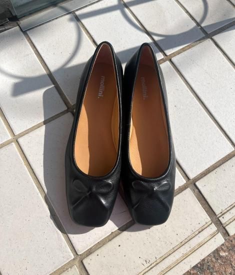 <img class='new_mark_img1' src='https://img.shop-pro.jp/img/new/icons11.gif' style='border:none;display:inline;margin:0px;padding:0px;width:auto;' />Mollini Ribbon ballet shoes