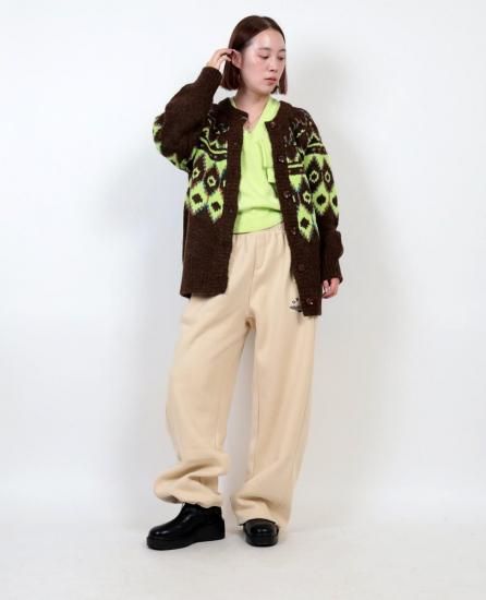 <img class='new_mark_img1' src='https://img.shop-pro.jp/img/new/icons47.gif' style='border:none;display:inline;margin:0px;padding:0px;width:auto;' />2025 GREEN BUTTER BUTTER WING FLUFF SWEAT PANTS