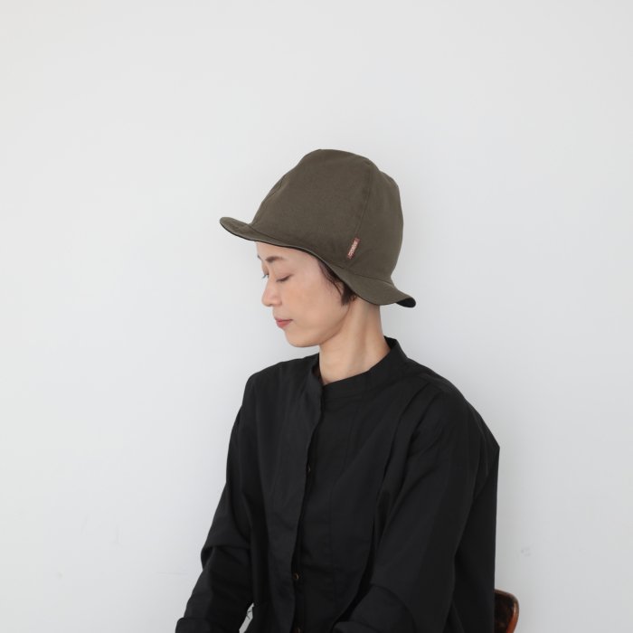 omabow new mountain reversible hat  / black × khaki 