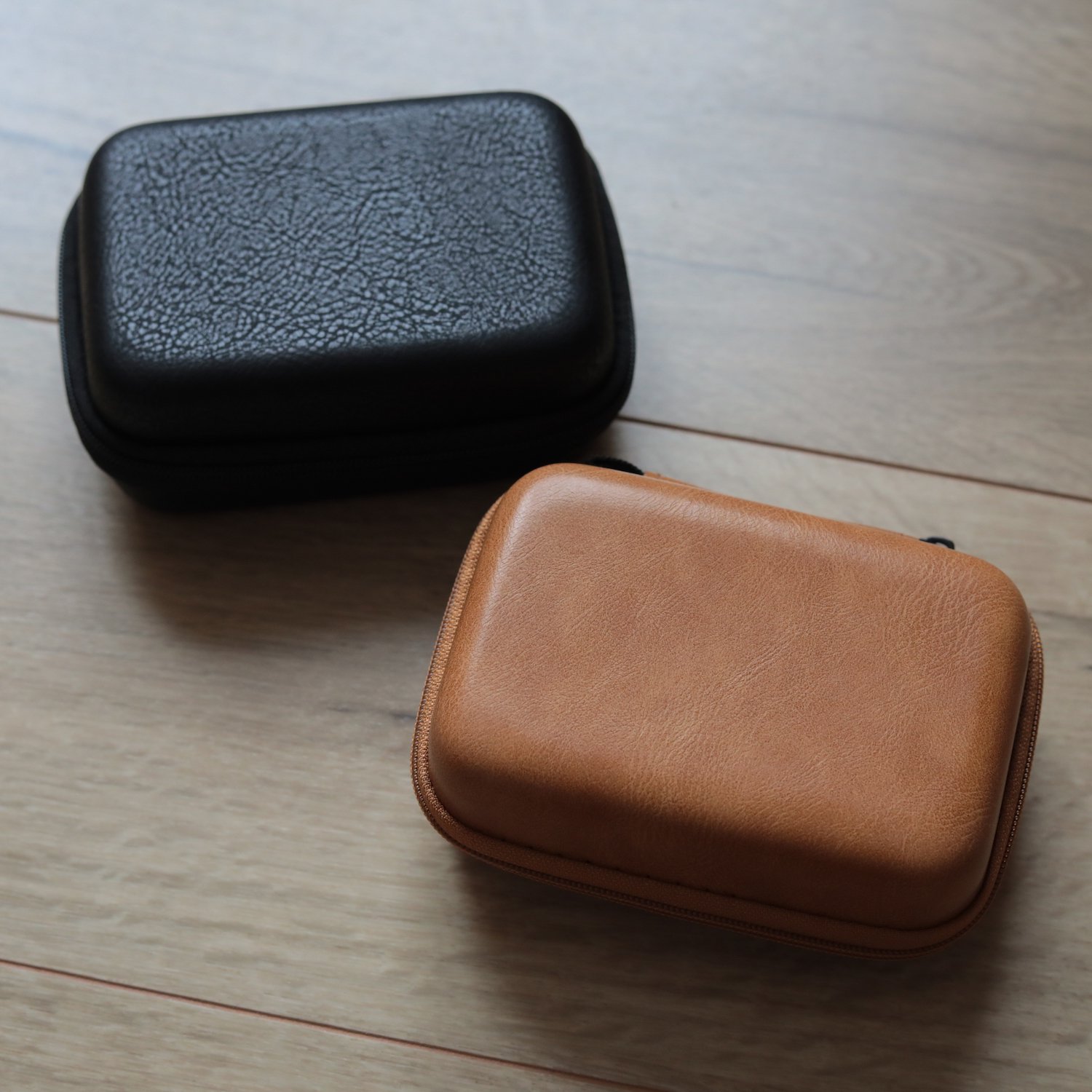 buying/ leather case / size M