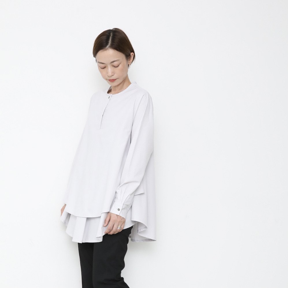 Kasane blouse / ghostwhite