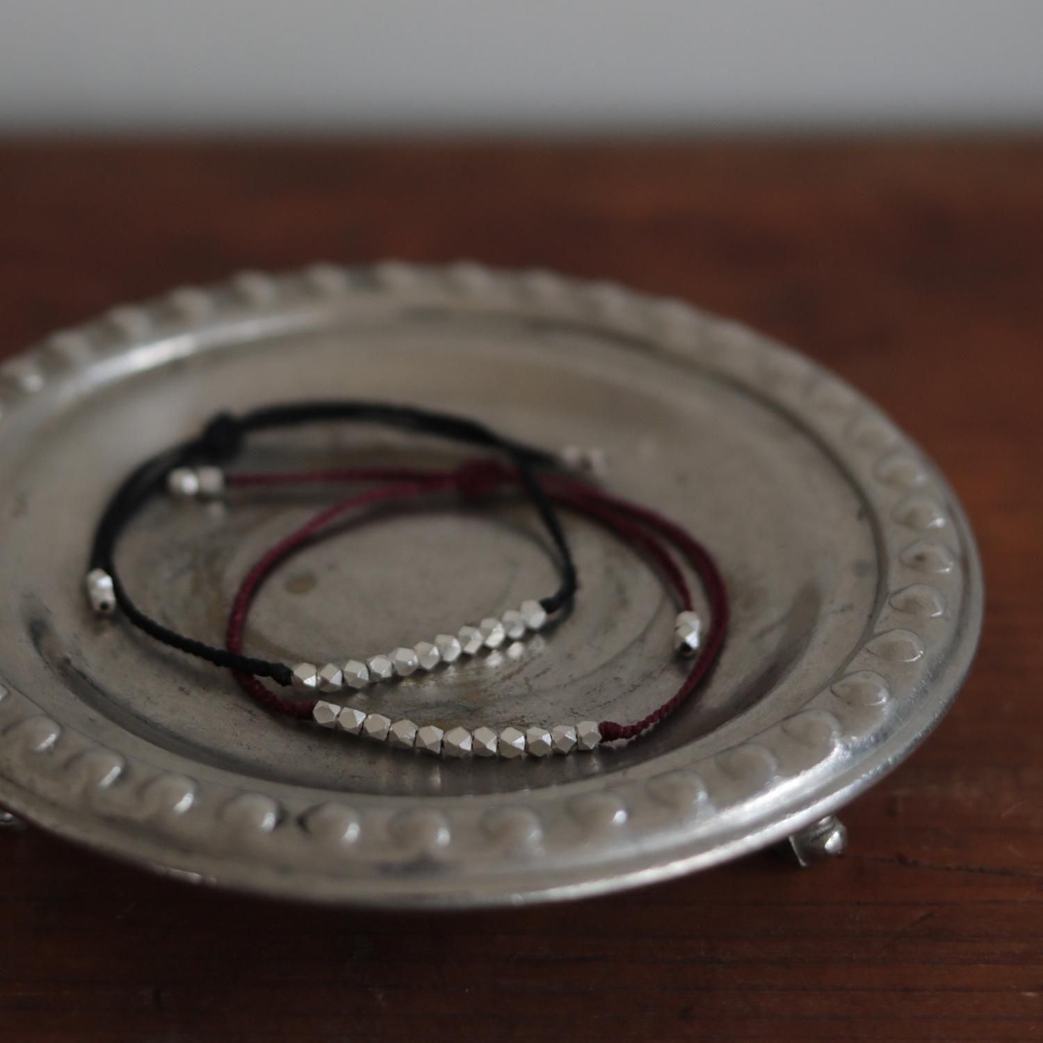 Karen silver bracelet / cut - 紐の色が選べるカレンシルバー