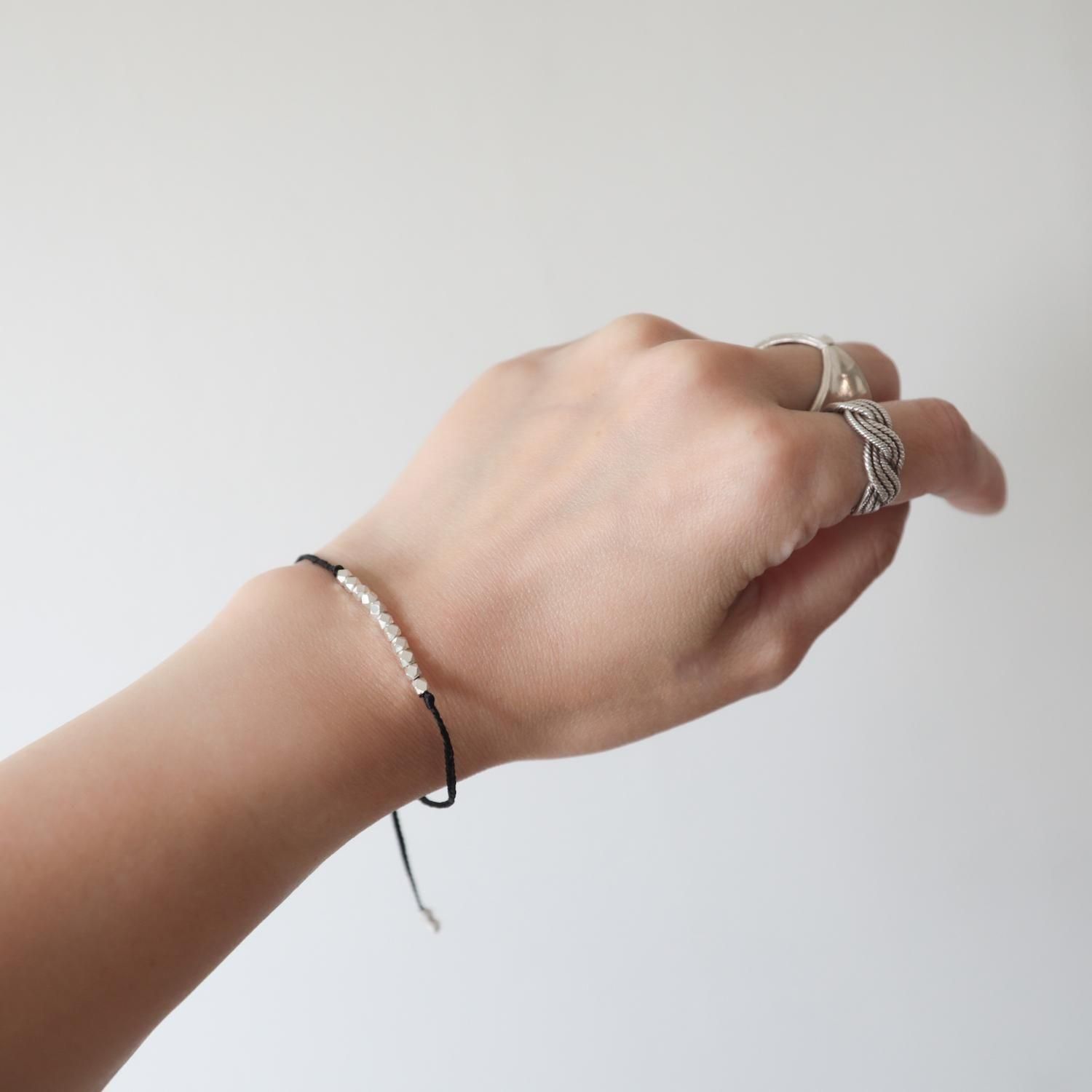 Karen silver bracelet / cut - 紐の色が選べるカレンシルバー