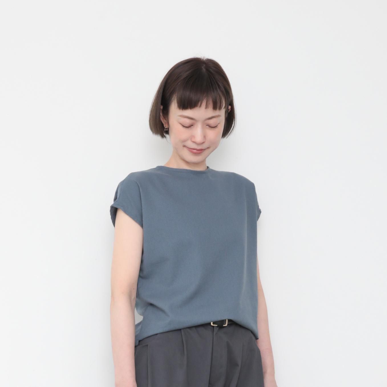 t.f.t.r.tops /  aonibi