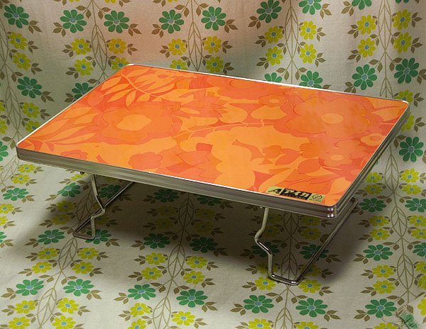 レトロポップ 折りたたみテーブル オレンジ花柄 - USA＆レトロ雑貨の店