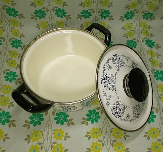 新品　マルビシホーローウェア　ロイヤルブルーオニオン両手鍋　片手鍋　浅鍋　ポット マルビシ ホーロー両手鍋 カラーホーローウェア オレンジ蓋 葡萄