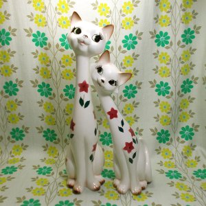 レトロポップ 陶器製 花柄 猫のペア人形