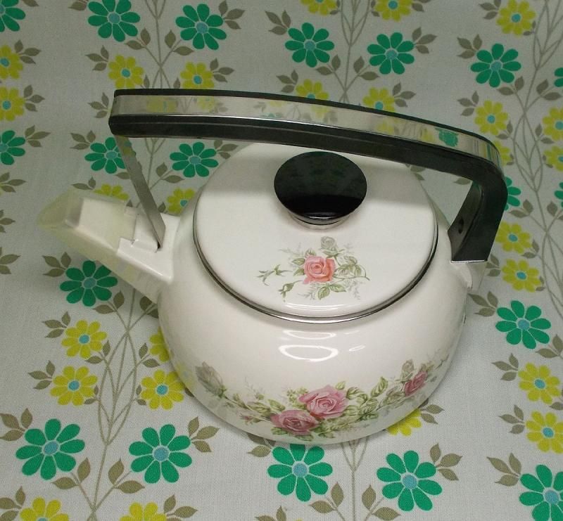 【値下げ】【未使用】昭和　レトロ　マルビシ　ホーロー　ケトル　やかん　薔薇柄 未使用 ホーロー笛吹ケトル 昭和レトロ ホーローケトル やかん