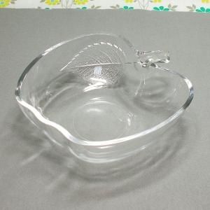 <img class='new_mark_img1' src='https://img.shop-pro.jp/img/new/icons1.gif' style='border:none;display:inline;margin:0px;padding:0px;width:auto;' />レトロポップ プレスガラス リンゴ型 サラダボウル クリア