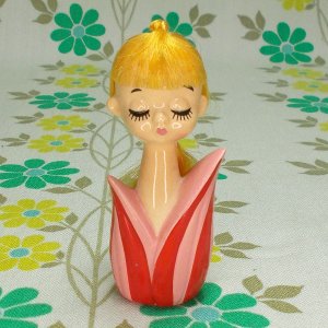 レトロポップ 可愛い女の子の陶器人形 ピンク