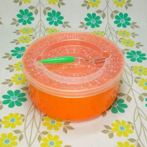 レトロプラスチック カロリー表付き 保存容器 オレンジ