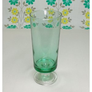 レトロモダン 緑ガラス 脚付き タンブラーグラス