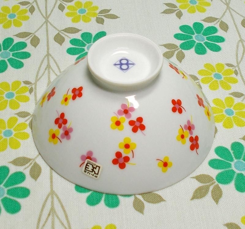レトロポップ 陶器製 小花柄 ご飯茶碗 - USA&レトロ雑貨の店 レトロポップ 陶器製 小花柄 ご飯茶碗 - USA&レトロ雑貨の店