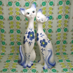レトロポップ 陶器製 花柄 シャム猫のペア人形