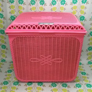 レトロプラスチック 編みカゴ風 収納箱 ピンク