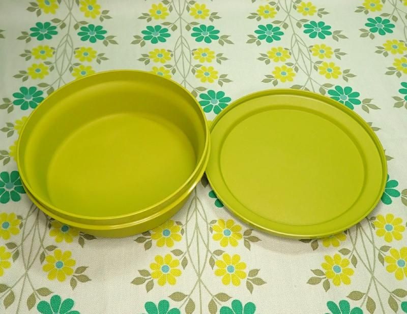 オールドタッパーウェア シール＆サーブM アボカドグリーン