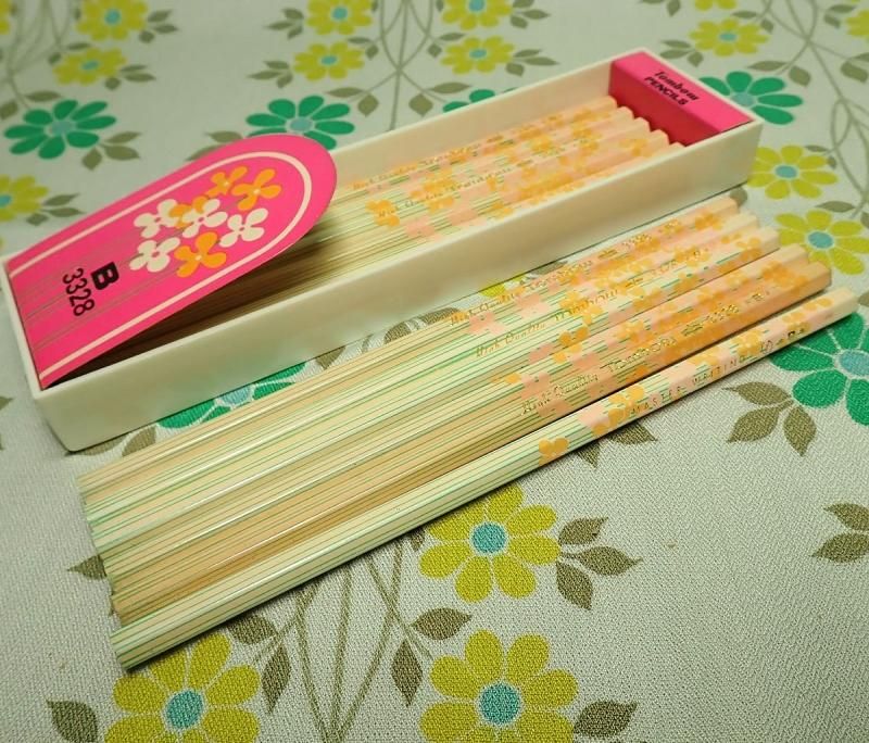 ◆未使用 昭和初期日本製！金魚と草の水中花 三種類（えんじ・緑・灰色） ペンシル ◇未使用 昭和初期日本製！金魚と草の水中花 三種類（えんじ・