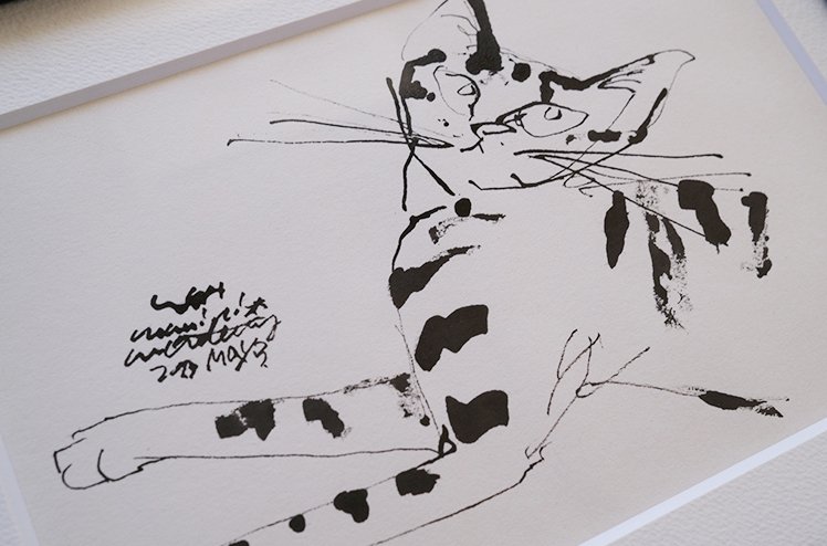保護猫ドローイング作品「drawing2023.May.3（キジトラ横ポーズ）」【Tomohiro Noda（marini＊monteany）】